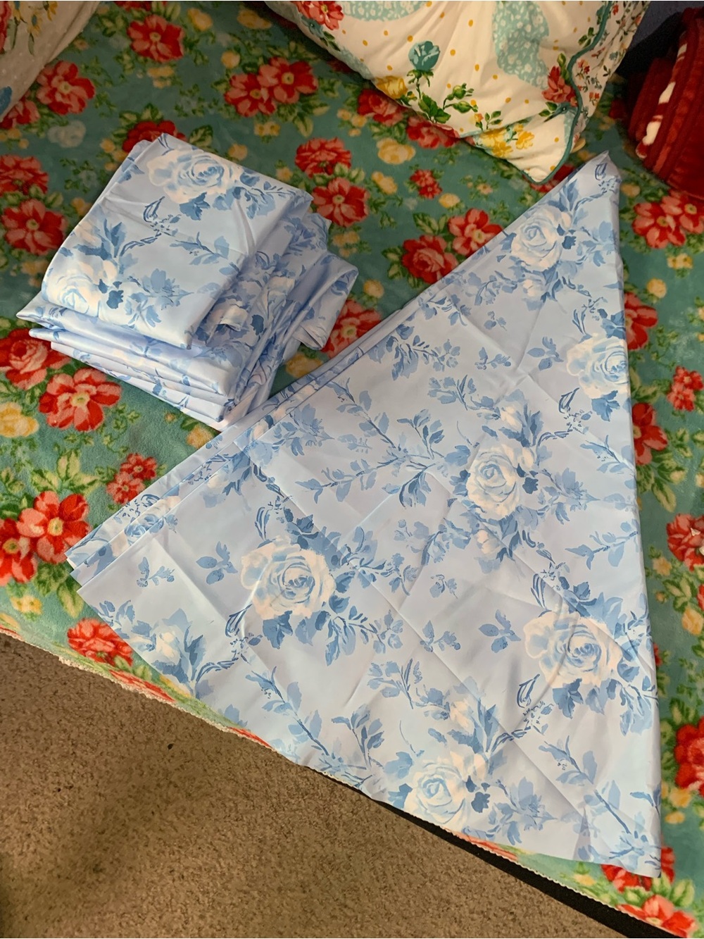 8 Round Satin Tiffany Blue Rose Pattern Tablecloths Toile Look 60 Inch
